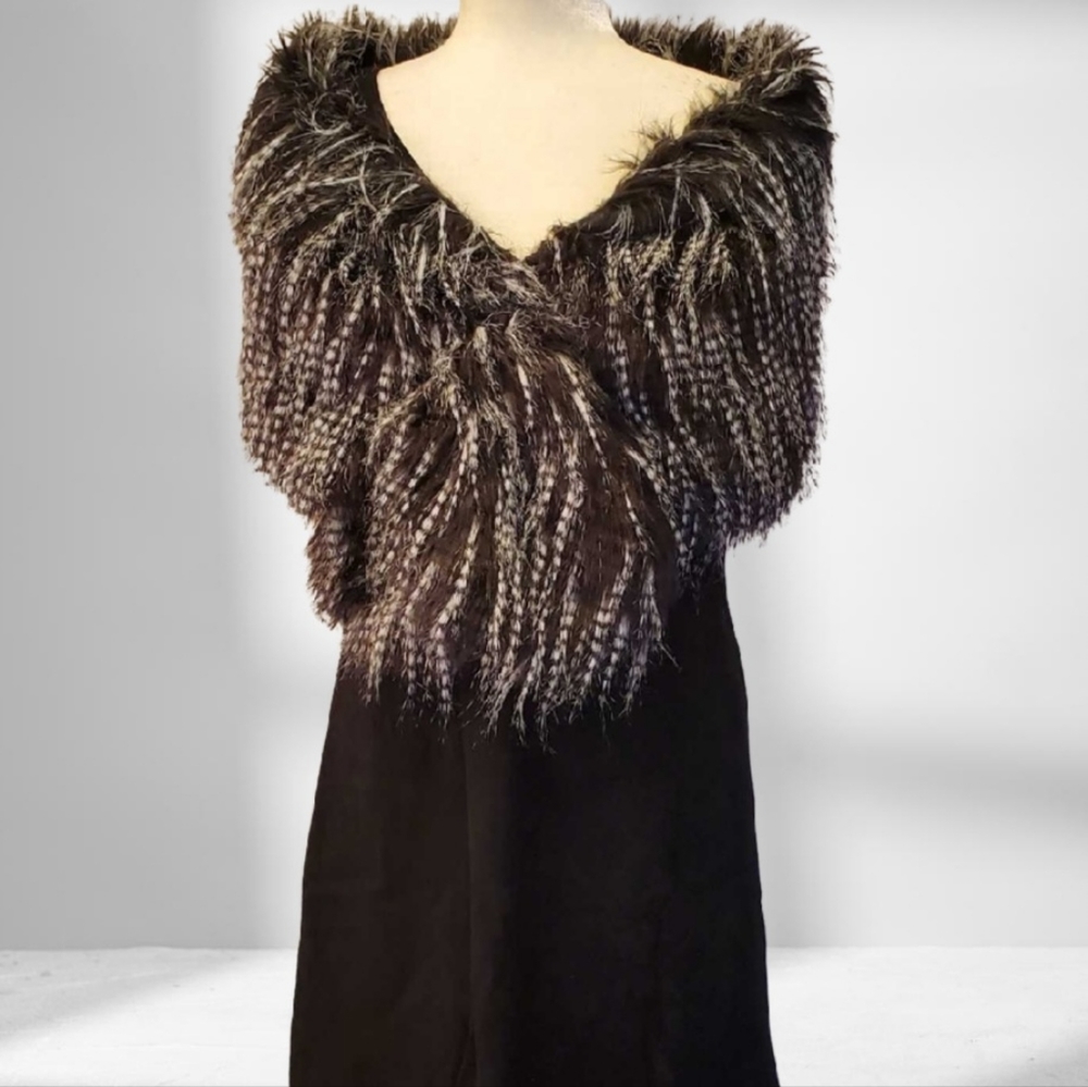 Black/white faux hair shawl/fur shawl wrap/cover-up/fur shrug